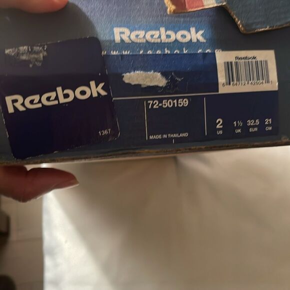 Reebok low top White Sneakers - Picture 7 of 8